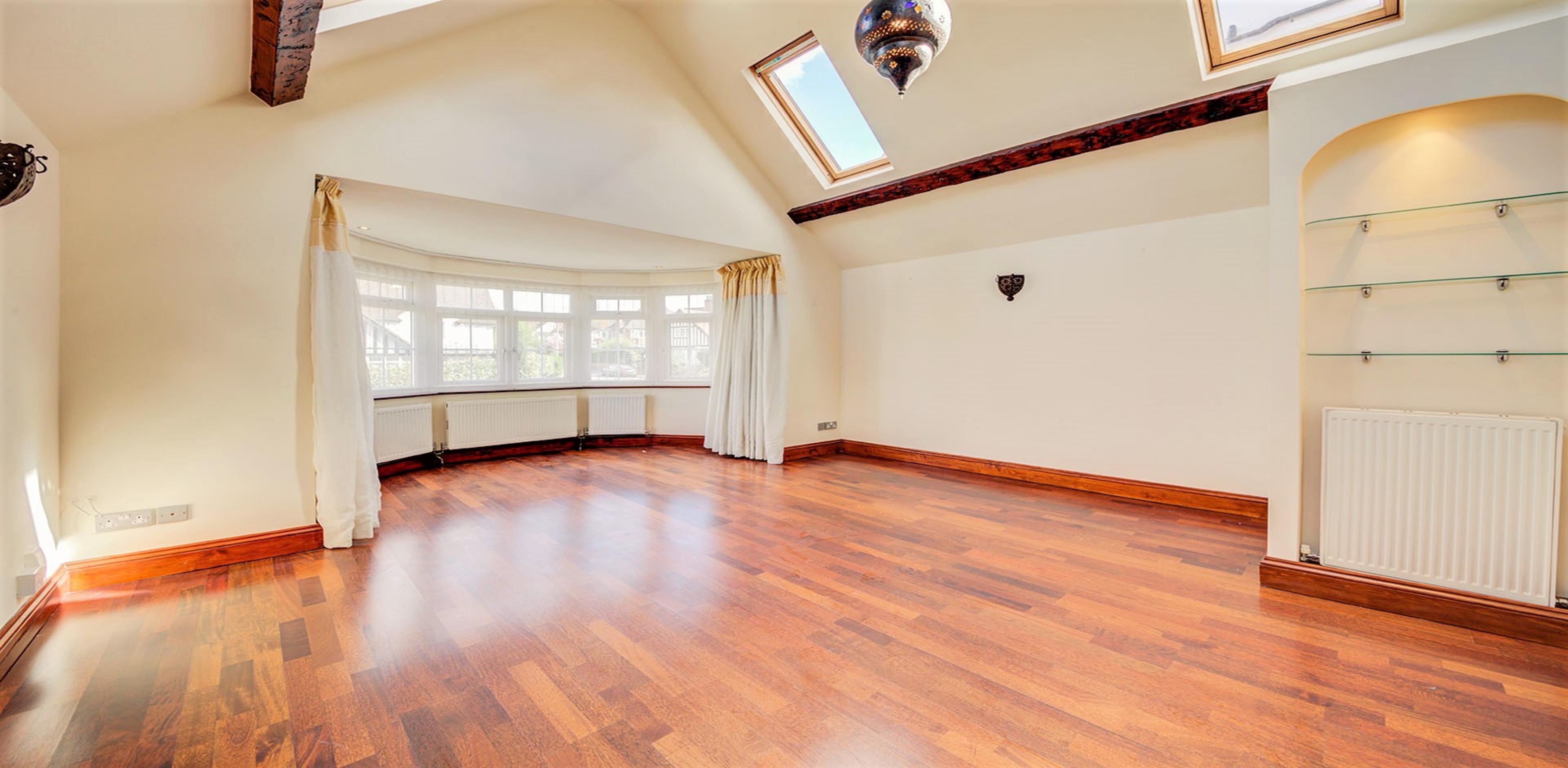 			LET, 2 Bedroom, 1 bath, 1 reception Flat			 Park Drive, GOLDERS GREEN NW11